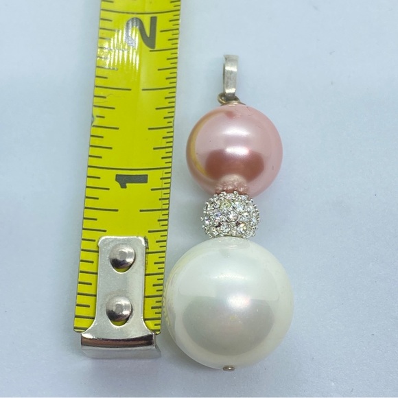 White and Mauve Shell Pearl Rhinestone Pendant Silver Enhancer     1 3/4… - Picture 4 of 6